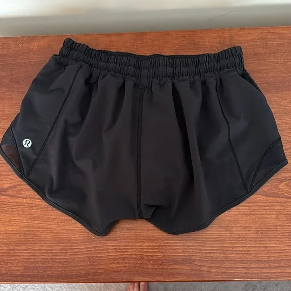 Lululemon Hotty Hot 2.5” shorts - Picture 2 of 6
